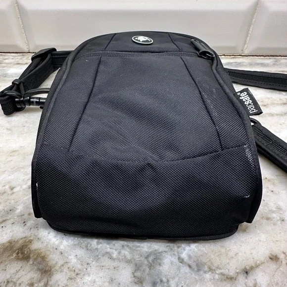 Pacsafe 100 Metrosafe Black Crossbody Bag RFID Like New - Picture 3 of 5